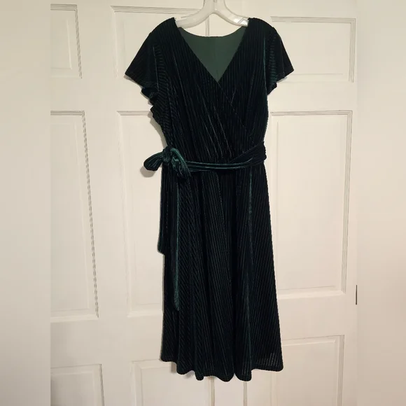 Emerald Green Velvet Striped Dress - Picture 1 of 6